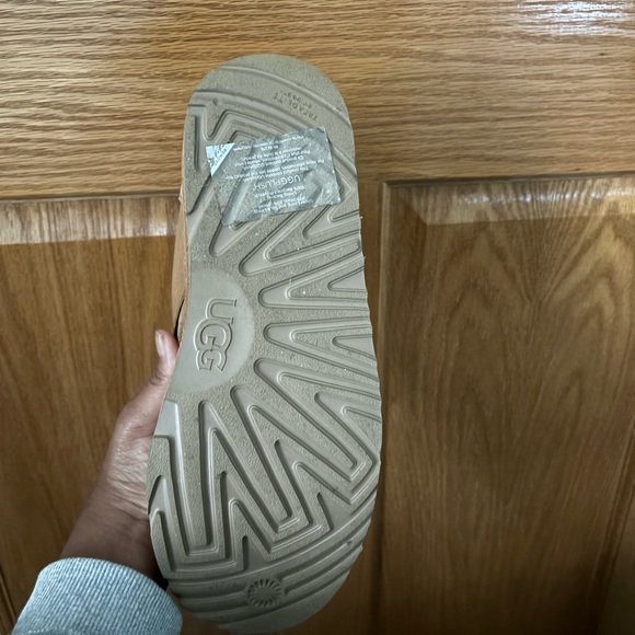 Ugg boots - Picture 3 of 9